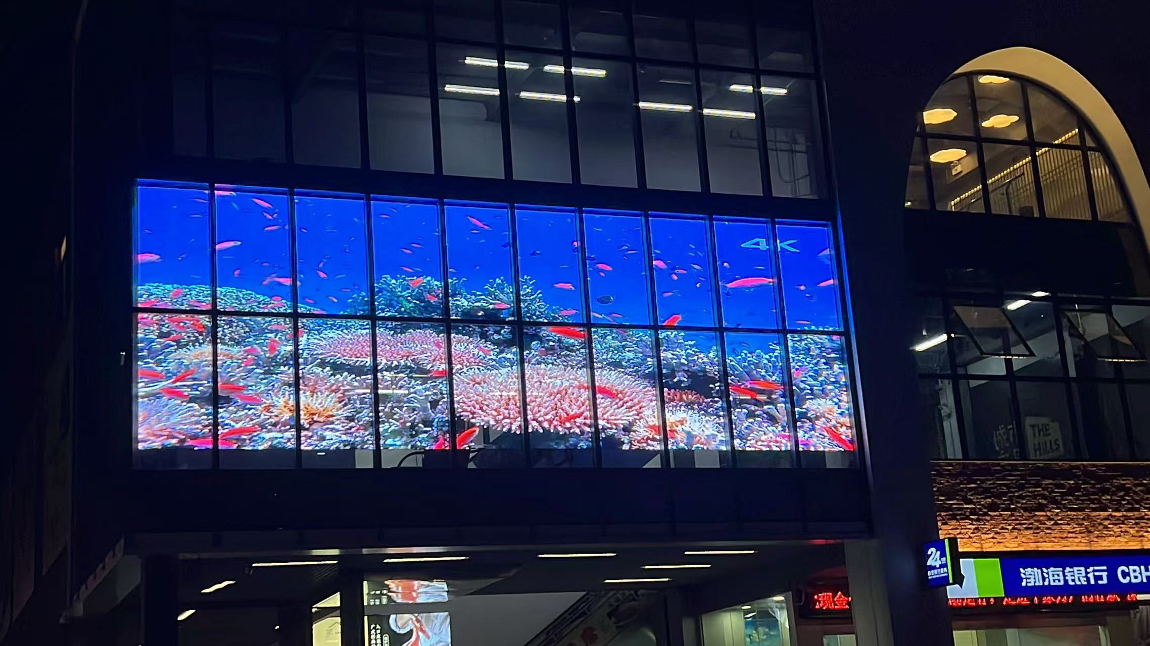 室内高亮透明屏